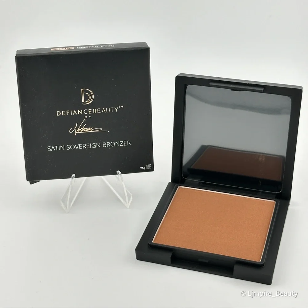 DefianceBeauty by Nechami Satin Sovereign Bronzer in Shade Immortal Envy NIB